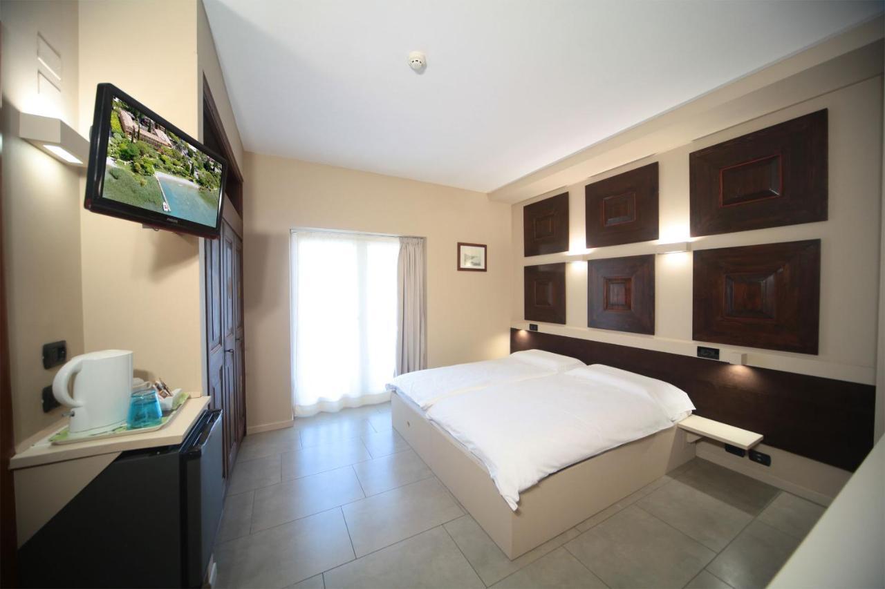 סירמיונה Hotel La Pauel מראה חיצוני תמונה