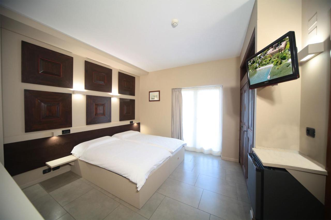 סירמיונה Hotel La Pauel מראה חיצוני תמונה