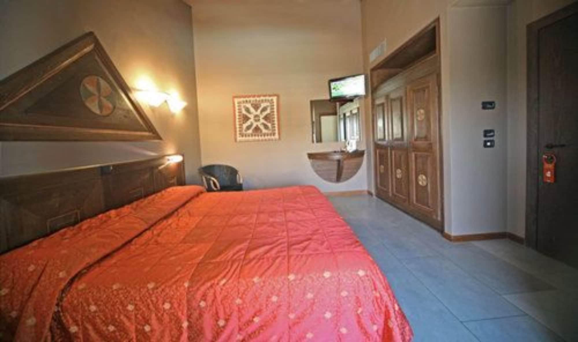 סירמיונה Hotel La Pauel מראה חיצוני תמונה