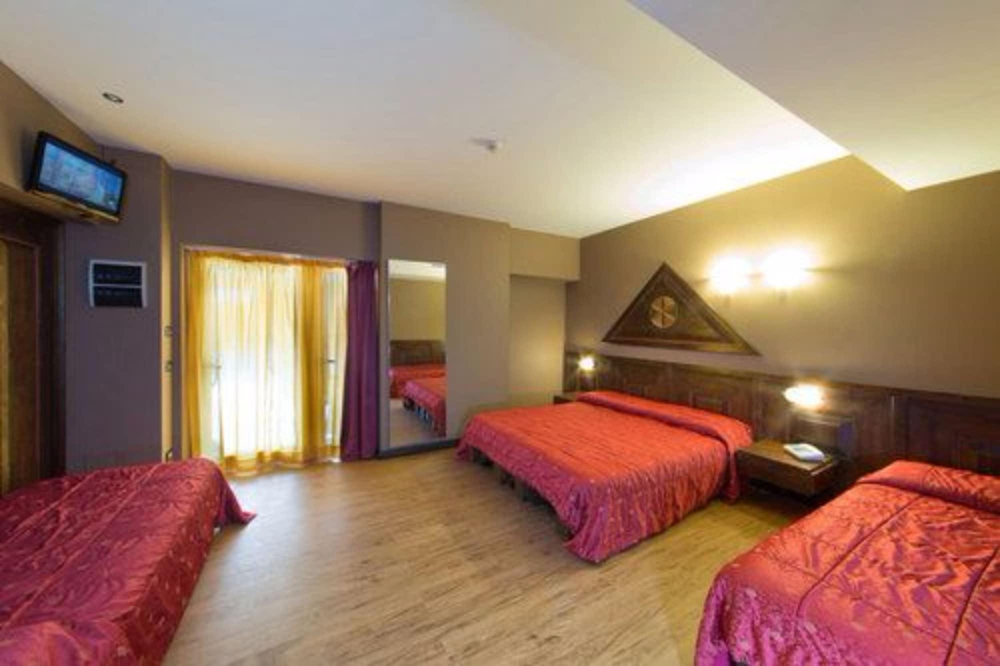סירמיונה Hotel La Pauel מראה חיצוני תמונה