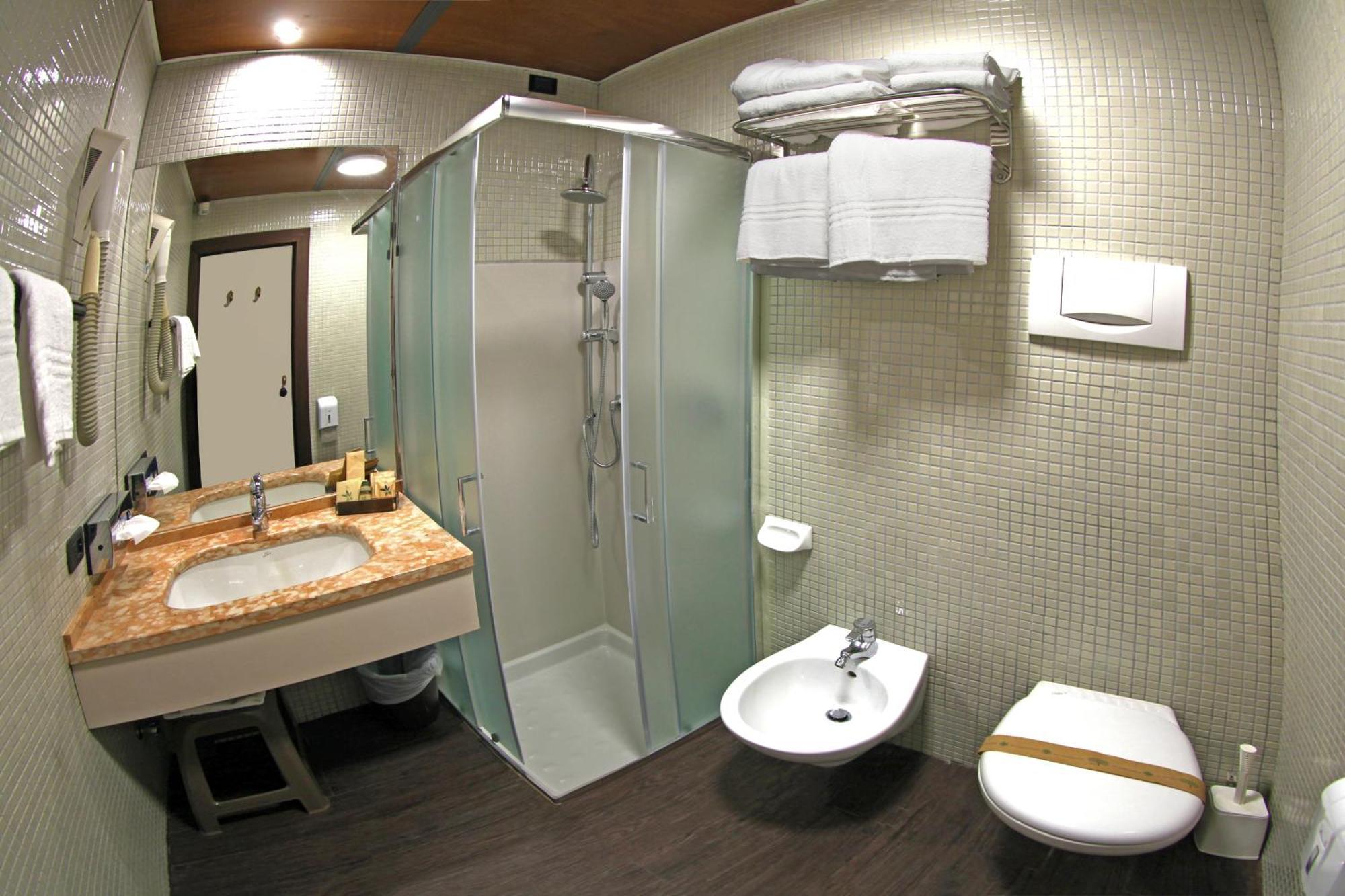 סירמיונה Hotel La Pauel מראה חיצוני תמונה