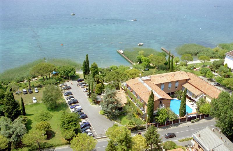 סירמיונה Hotel La Pauel מראה חיצוני תמונה