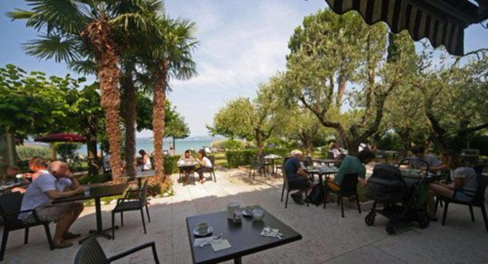 סירמיונה Hotel La Pauel מראה חיצוני תמונה